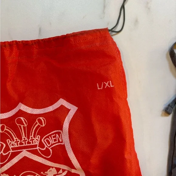 BUSINESS CLASS WREXHAM UNISEX PAJAMAS - Picture 2 of 5